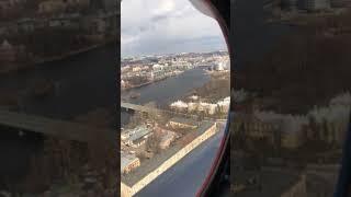 Горные Вертолеты летят над Санкт - Петербургом